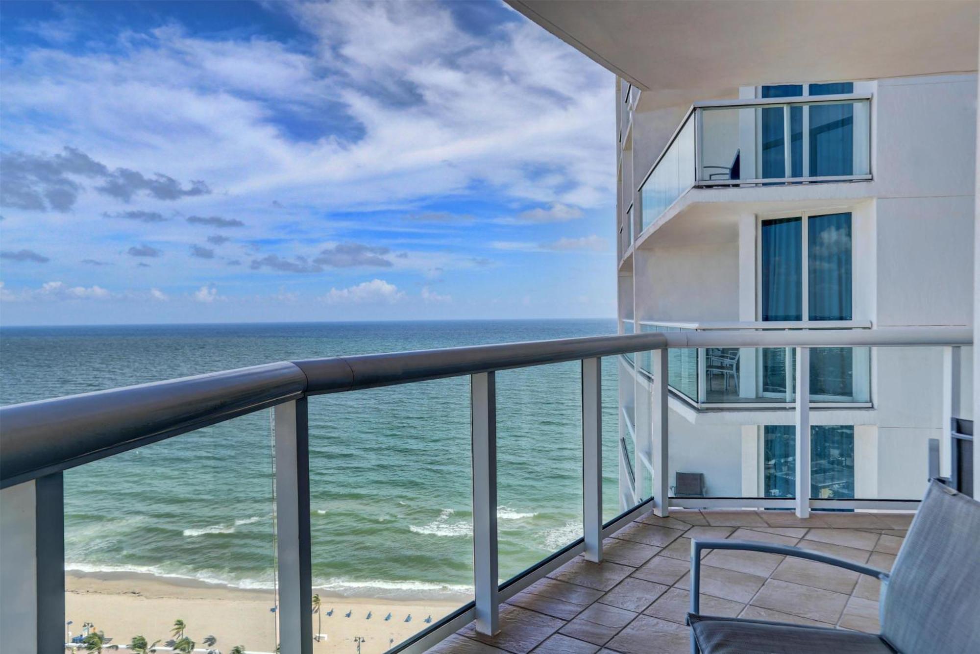 King Studio Suite with Ocean View - Mobility Access
